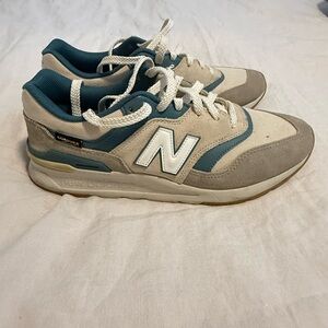 New Balance Cream and Teal Athletic Shoes